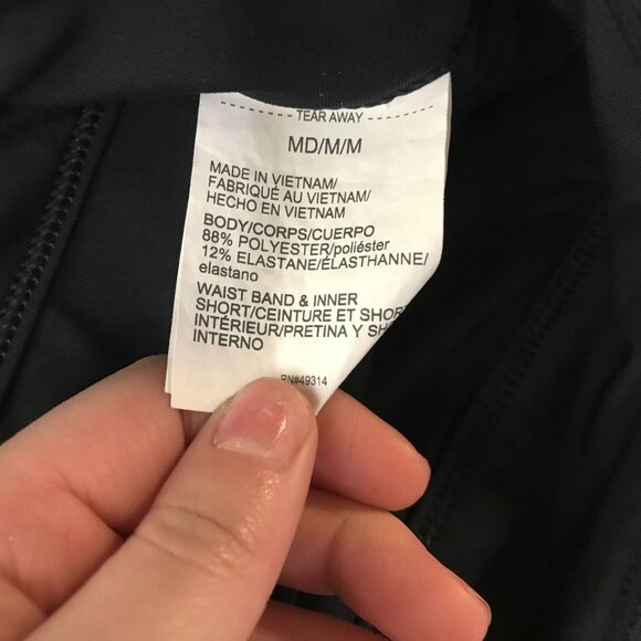 UNDER ARMOUR- WOMEN'S MEDIUM - BLACK FITTED SKIRT SHORTS SKORT - Picture 4 of 4